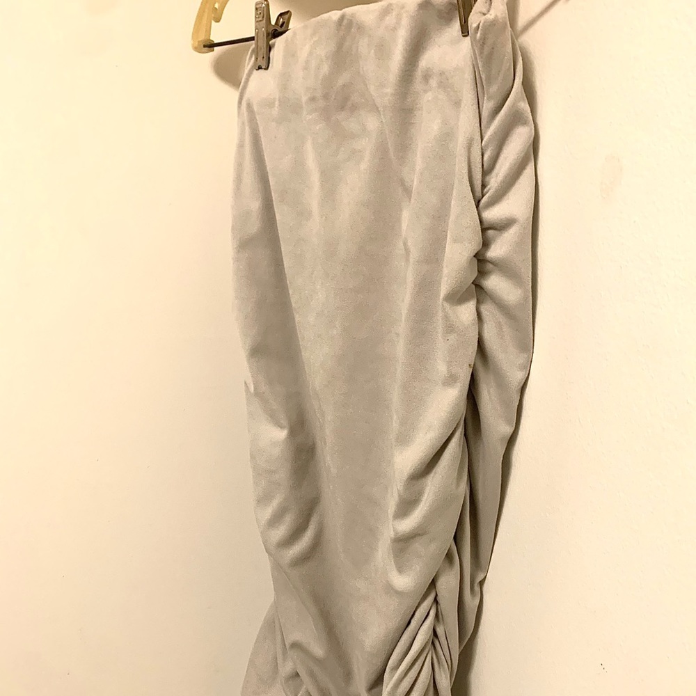 VICI/LUX LA Fitted Ruched Midi Skirt - Silver/Gray